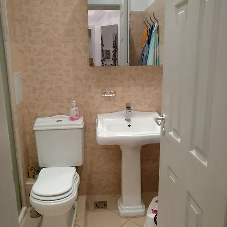 Апартамент Oasis & 2,
