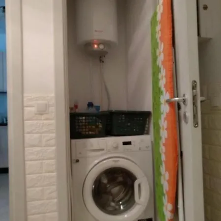 Oasis & 2, Apartment