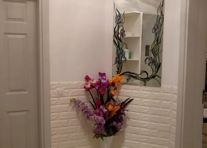 Oasis & 2, Apartment *