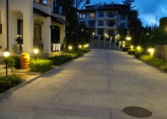 Oasis & 2, * Lozenets